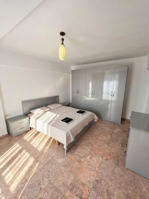 Scanderbeg Square 2Br Apt Tirana Exterior photo